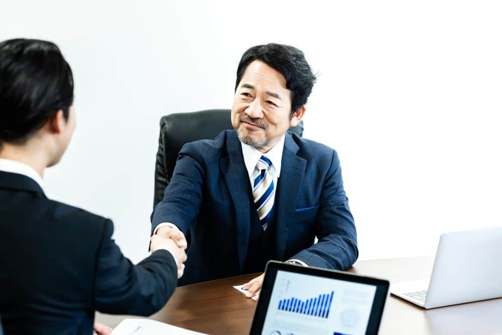 後継者不足の解決策は事業承継の専門家に相談を