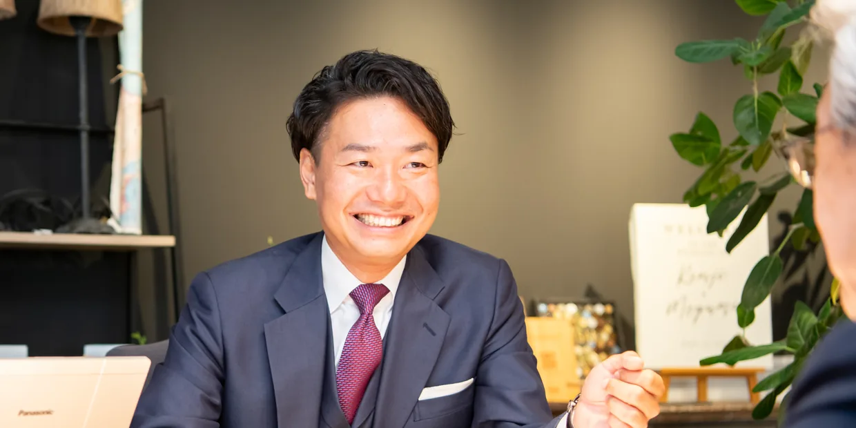 譲受のご相談に応じる代表取締役 細田 純